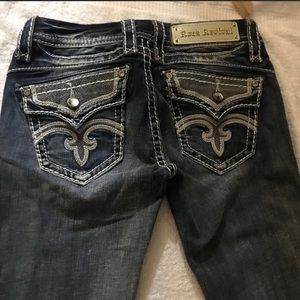 No longer fits. Only worn once!